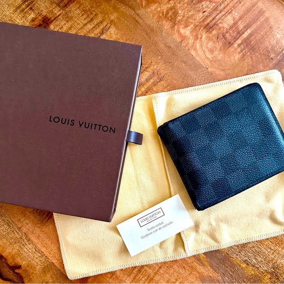 Louis Vuitton Men’s Wallet - Picture 1 of 8